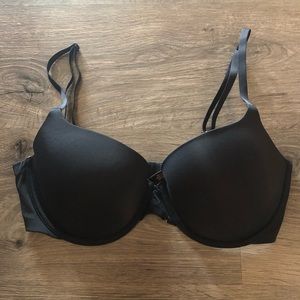 Victoria’s Secret 34DD bra